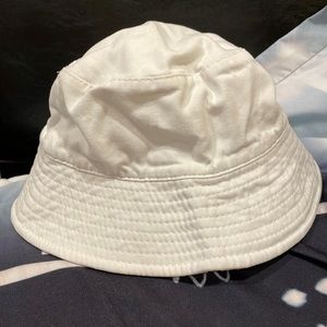 White bucket hat